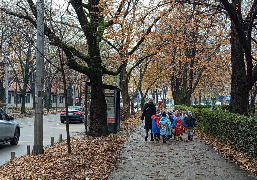 (FOTO) "Zajedno smo bili na Siciliji" Žena traži PRIJATELJA IZ DJETINJSTVA, prepoznajete li ovog Banjalučanina