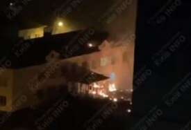 (VIDEO) DRONOVI TREĆI DAN ZAREDOM NAD KIJEVOM Jedna žena povrijeđena, zgrade oštećene i izbio požar, u Sumiju krvavi bilans