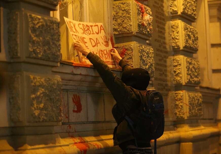 protest u Novom Sadu zbog nastradalih na željezničkoj stanici