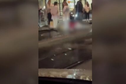 (VIDEO) ŽENA U TEŠKOM STANJU Nepomično leži na šinama
