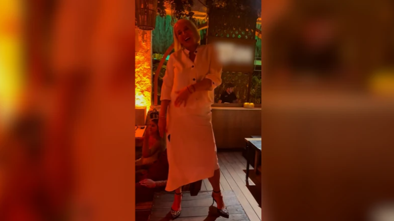 (VIDEO) UVIJA SE I RAZBIJA TANJIRE Žena Vlade Divca objavila snimke sa luksuznog putovanja