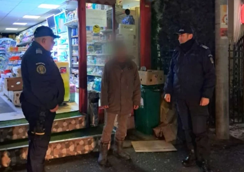 (VIDEO, FOTO) "Noć, mraz i osoba koja izgleda kao BESKUĆNIK" Policija zaustavila NEUGLEDNOG MLADIĆA, a kada su saznali ko je, ostali su BEZ TEKSTA