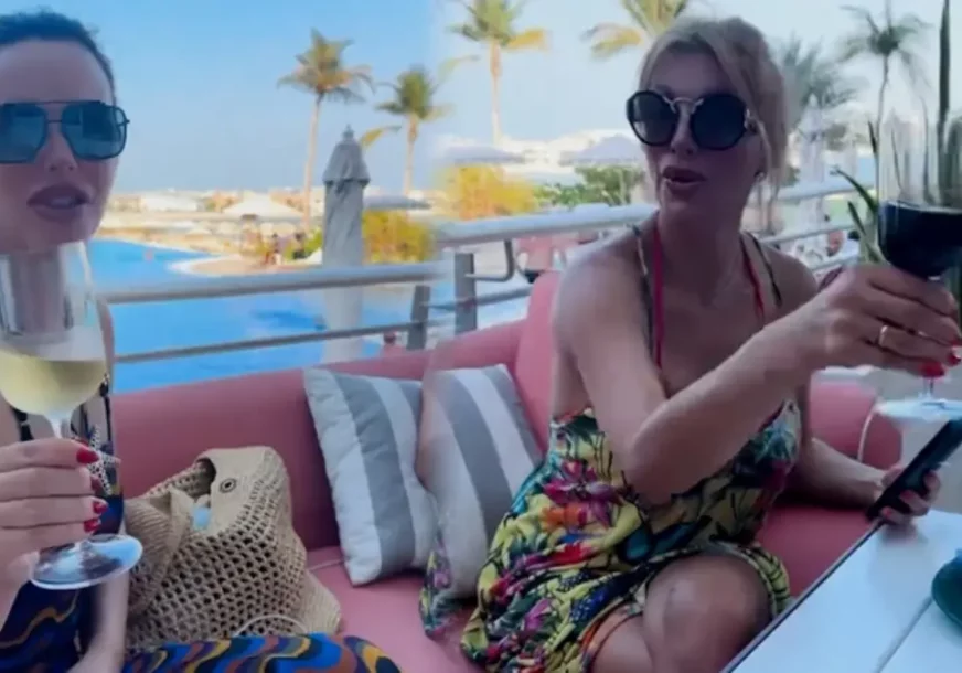 UŽIVANCIJA U LEPRŠAVIM HALJINAMA Ceca sa snajkom i sestrom u Dubaiju, pokazala kako se priprema za nastup