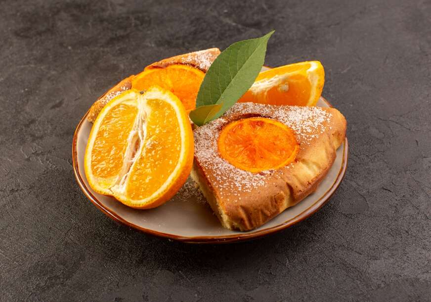 SVAKI ZALOGAJ JE SAVRŠENSTVO Tart sa narandžama je neodoljiva sezonska poslastica