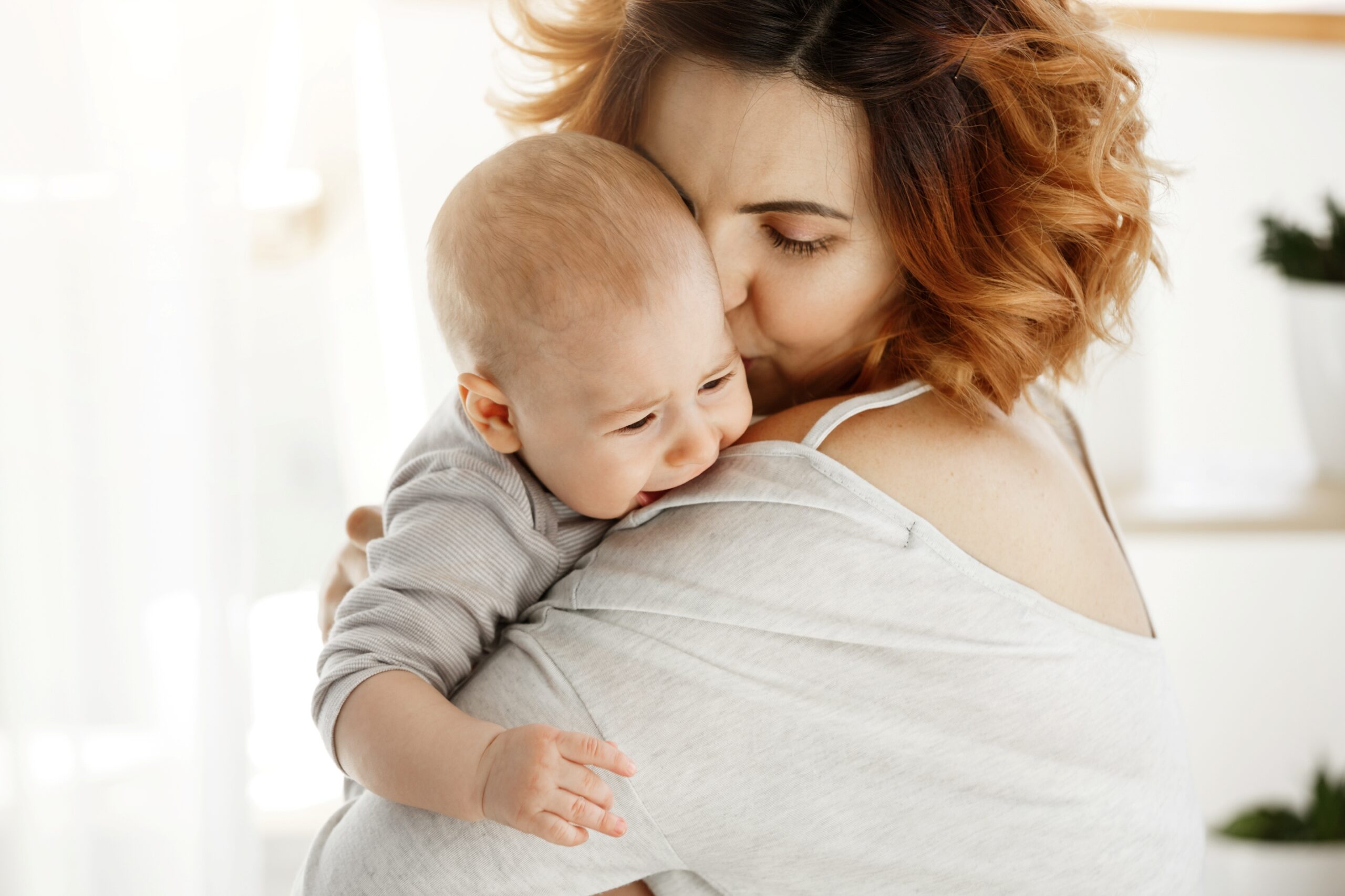 Zašto je zagrljaj roditelja veoma važan za bebe