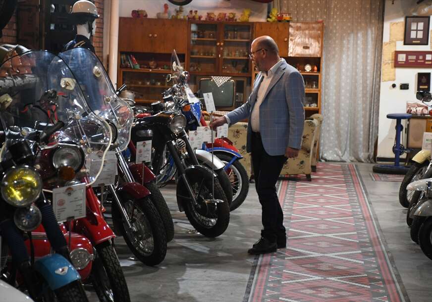 (FOTO) ZAVIRITE U MUZEJ "RON" U TIRANI Jedinstvena zbirka oldtajmera koji su ostavili trag u Albaniji