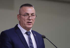 (FOTO) Niko ne zna gdje ni kad: Rankić SLUPAO SLUŽBENO VOZILO parlamenta Srpske, zapisnika nema
