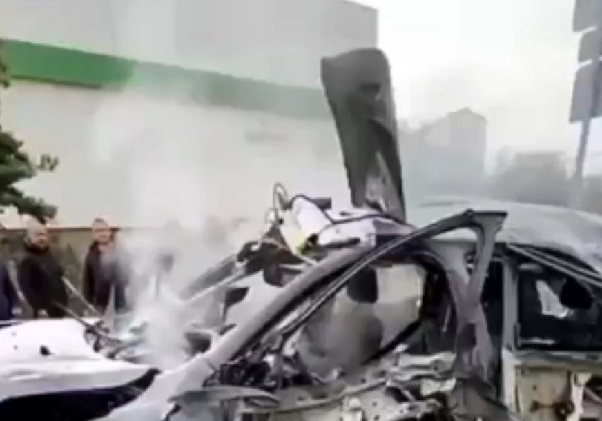 (VIDEO, FOTO) Jaka eksplozija na Krimu: Ukrajinski agenti raznijeli automobil RUSKOG KAPETANA
