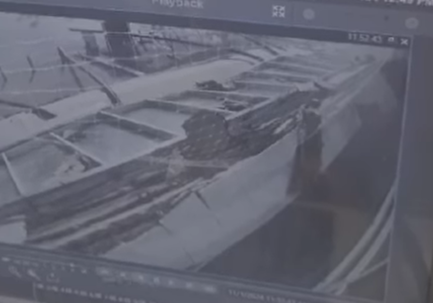 (UZNEMIRUJUĆI VIDEO) Više poginulih: Nadzorne kamere zabilježile STRAVIČAN TRENUTAK pada nadstrešnice u Novom Sadu