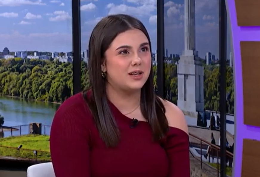 "Ignorišem tu bol, lijekove ne želim da pijem" Potresna ispovijest mlade Danice kojoj je ljekar UNIŠTIO NOGU