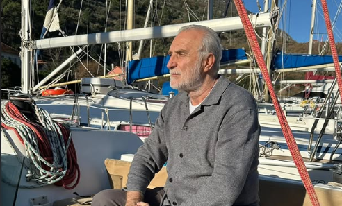 (FOTO) "Kapetan na svom brodu" Lazar Ristovski (72) pokazao svoju LUKSUZNU JAHTU