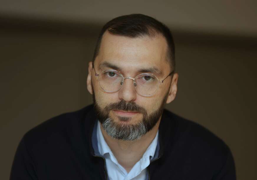 (FOTO) "MORALNO I PRAVNO DISKUTABILNO" Izjava direktorke OŠ "Georgi Stojkov Rakovski" šokirala Milana Grubora, pozvao nadležne da reaguju