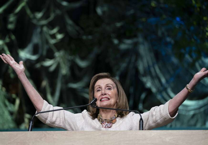 Nensi Pelosi OPERISANA: Bivšoj predsjednici Predstavničkog doma ugrađen VJEŠTAČKI KUK u Njemačkoj
