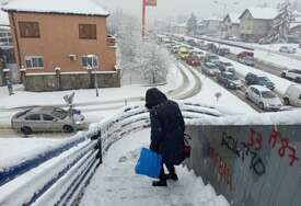 (FOTO) Zima otkrila ŠTA JE SVE TRULO u Banjaluci: Kolaps zbog 25 centimetara snijega i GRADONAČELNIKOVA RAZGLEDNICA s Jahorine