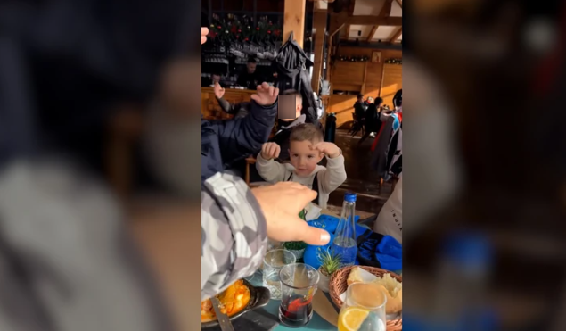(VIDEO) MALI ŽELJKO ĐUSKA I MAŠE RUKAMA Veljko Ražnatović pokazao kako se sa porodicom provodi na zimovanju