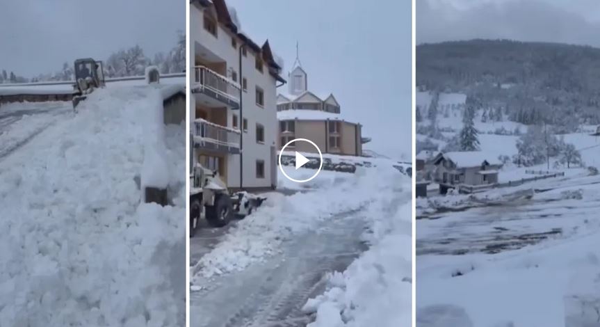 Bošnjaci čistili snijeg kod katoličke crkve