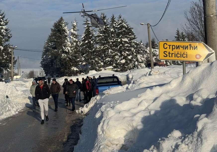 (FOTO) Solidarne i Oružane snage BiH: Mehanizacija čisti puteve u KNEŽEVU, BANJALUCI, KOTOR VAROŠU I DRVARU