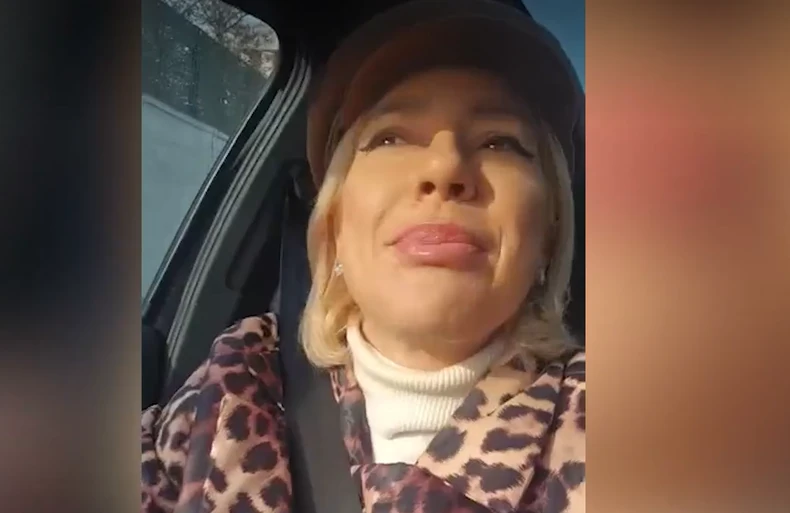 (VIDEO) "PAMTIM MUŠKE GREŠKE" Voditeljka Jovana Jeremić "vrišti" u kolima, mnogi se pitaju šta je njen partner Dragan Stanković pogriješio