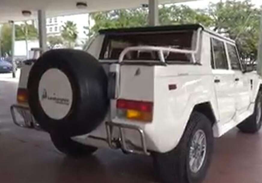 BIO JE I U KOLEKCIJI SULTANA Ovaj luksuzni automobil Bašar al Asad morao je da ostavi nakon bijega iz Sirije