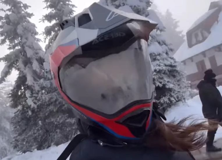(VIDEO) Uživaju u zimskoj idili: Mirka Vasiljević NA KVADU sa mužem