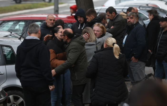 (FOTO) "Prizor je bio potresan i emotivan" Porodice žrtava u "Ribnikaru" došle da PRUŽE PODRŠKU roditeljima ubijene djece u Malom Orašju i Duboni