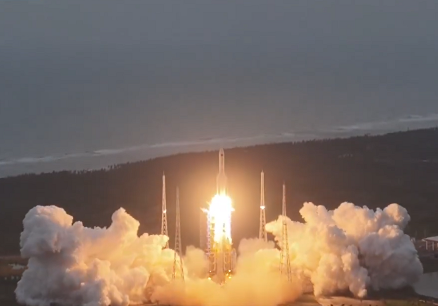 (VIDEO) Video ostavlja bez daha: Kina uspješno lansirala PRVU SERIJU SATELITA koji će činiti mrežu za internet