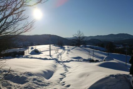 Snježni talas ne posustaje: U pojedinim dijelovima BiH očekuje se i do dva metra snijega