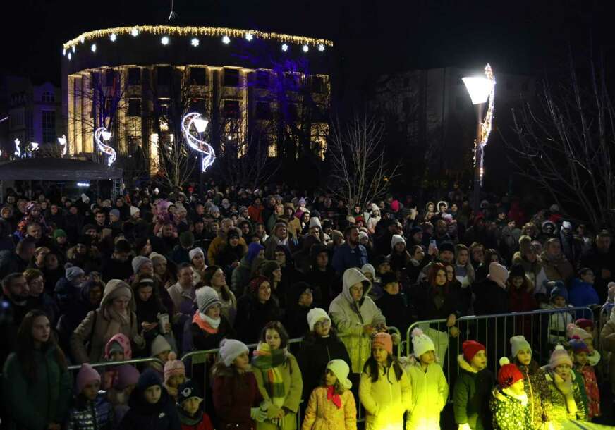 (FOTO) Da li će Nataša Bekvalac pobijediti Lepu Brenu: Sve spremno za doček Nove godine u Banjaluci, očekuje se rekordan broj turista