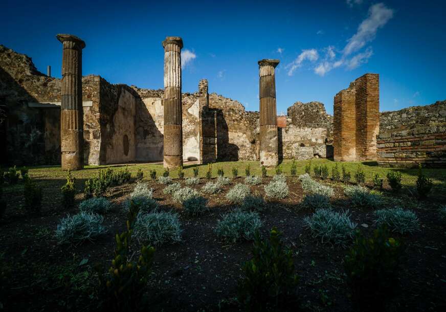 (FOTO) "Kao da je neko bio tu do prije par minuta" Arheolozi pronašli spektakularni LUKSUZ U POMPEJI