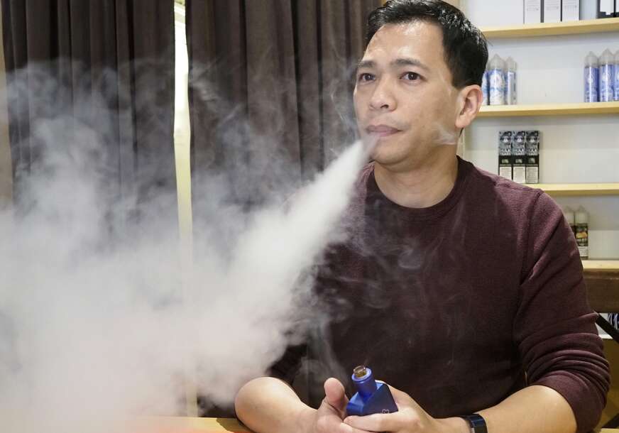Nastoje da smanje broj novih pušača na nulu: Ova zemlja je prva ZABRANILA PRODAJU ELEKTRONSKIH CIGARETA