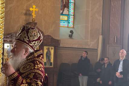 "ZEMLJA I NEBO VAPE ZA MIROM" Božićna liturgija u Sabornom hramu Presvete Bogorodice u Sarajevu