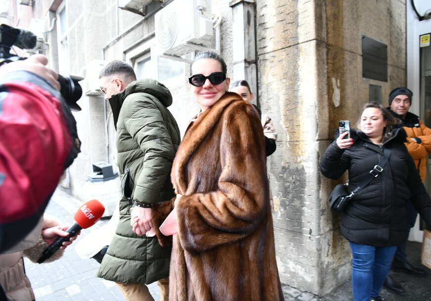 (FOTO) "VOLIM GA I NE ŽELIM DA PRAVI MAJMUNA OD SEBE" Jovana Ljubisavljević iskreno progovorila o rijaliti učesnicima, pa otkrila ko joj je draži
