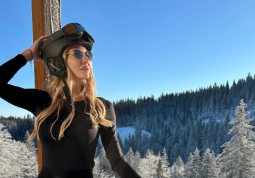 (FOTO) NIKAD IZAZOVNIJA Bivša supruga Milana Kalinića se utegla u crni kombinezon, pa pokazala kako uživa na odmoru