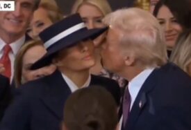 "ONA GA NE PODNOSI" Postoje slutnje da se razvode Melanija i Tramp, samo se čekaju papiri