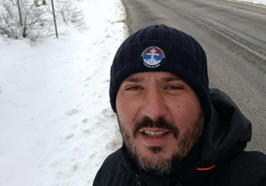 (FOTO) Sa osmijehom na licu nastavlja put: Mitar Rakita iz Šipova prešao pješke 909 KILOMETARA na putu do Hilandara