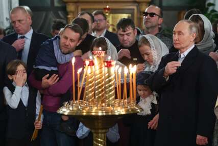 Vladimir Putin u crkvi