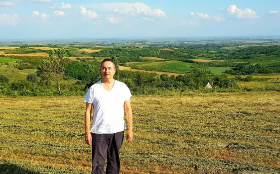 BOGAT LJUBAVNI ŽIVOT Pjevač grupe "Garavi sokak" Bane Krstić iza sebe ima 2 neuspjela braka, prošle godine se ponovo oženio i UŽIVA U LJUBAVI sa novom izabranicom