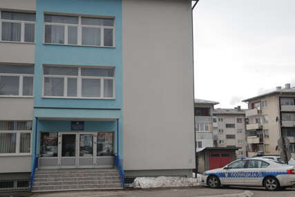 HAOS U KNEŽEVU Banjalučanin nanio povrede muškarcu, pa NAORUŽAN BJEŽAO OD POLICIJE