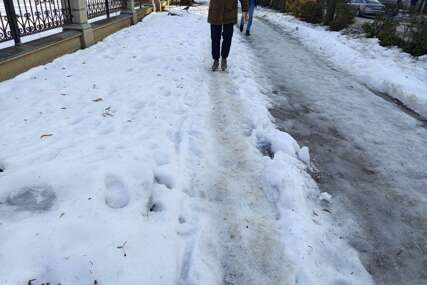 Probajte da hodajte kao pingvin: 5 caka da ne padnete na ledu, a uz petu garantovano ostajte na nogama