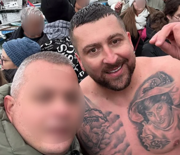 (FOTO) "NE VIDJEH OVE FITNES INSTRUKTORE" Vuletić zaplivao za Časni krst, pa isprozivao muškarce na društvenim mrežama
