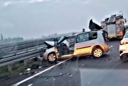 (VIDEO) KRŠ I LOM NA PUTU Vatrogasci sjekli automobil da dođu do putnika