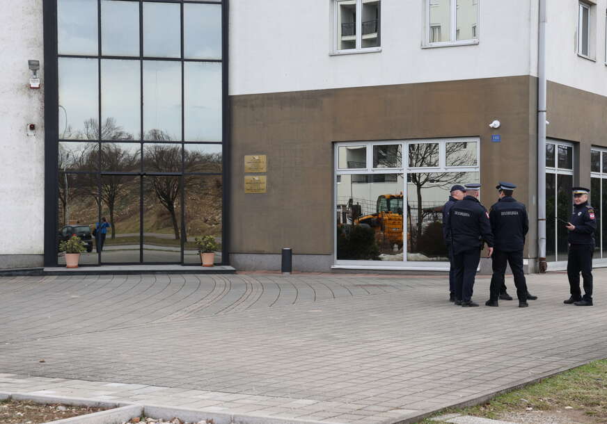 (FOTO) Stečaj u "Ekvatoru": Na spisku 440 povjerilaca, na sud došlo 60 advokata, a evo kako su prošli PREVARENI KUPCI STANOVA