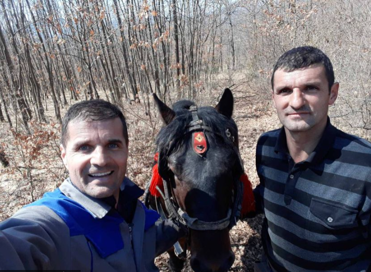 Najviše anegdota ima sa upoznavanja s djevojkama: Pjevač ima NAJNEOBIČNIJE IME u Srbiji, ne može vam biti mrzak kad čujete KAKO SE ZOVE