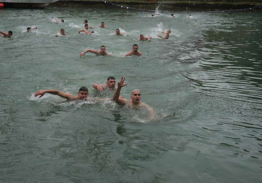 "Nisu bezbjedni uslovi" I ove godine bez plivanja za Časni krst na jezeru Gazivode