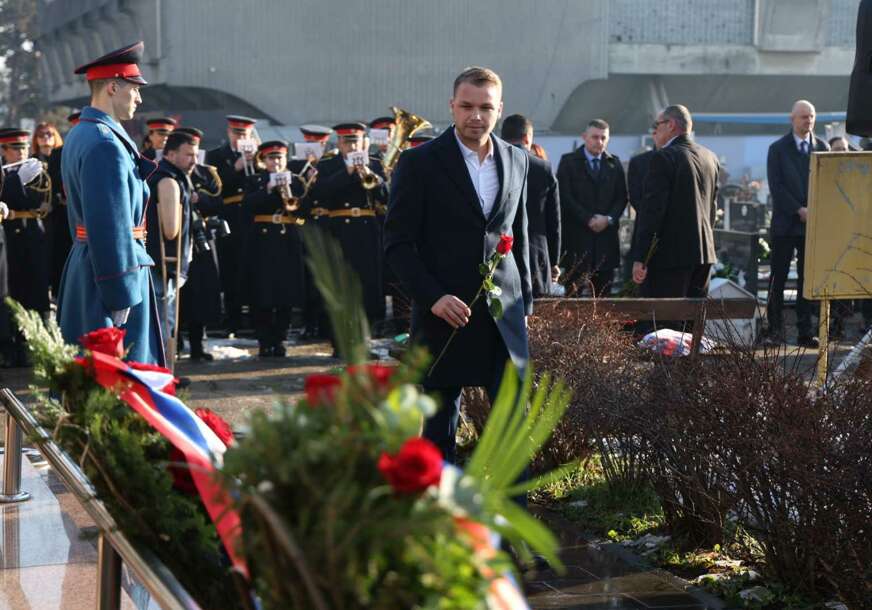 "9. januar nikada nije bio prisutniji među narodom" Stanivuković odao počast herojima proteklog Odbrambeno-otadžbinskog rata