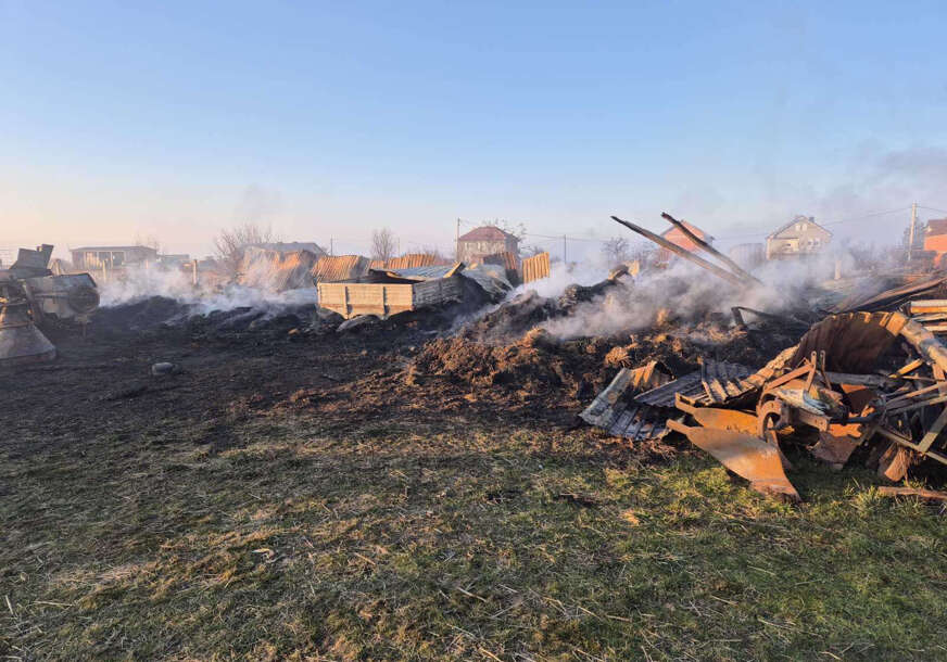 (FOTO) "Udareno na njihovu egzistenciju" Na Kosovu i Metohiji ZAPALJENI POMOĆNI OBJEKTI PETOČLANOJ SRPSKOJ PORODICI