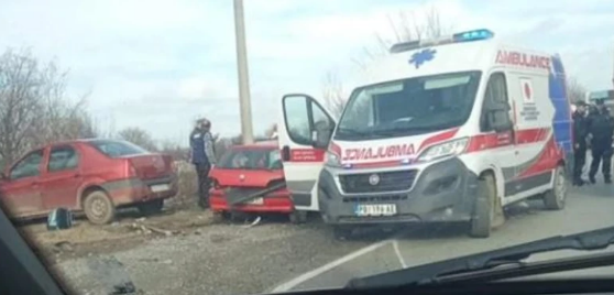 (FOTO) POGINULA 1 OSOBA Novi detalji jezive saobraćajke u kojoj je došlo do sudara automobila i VOZILA HITNE POMOĆI