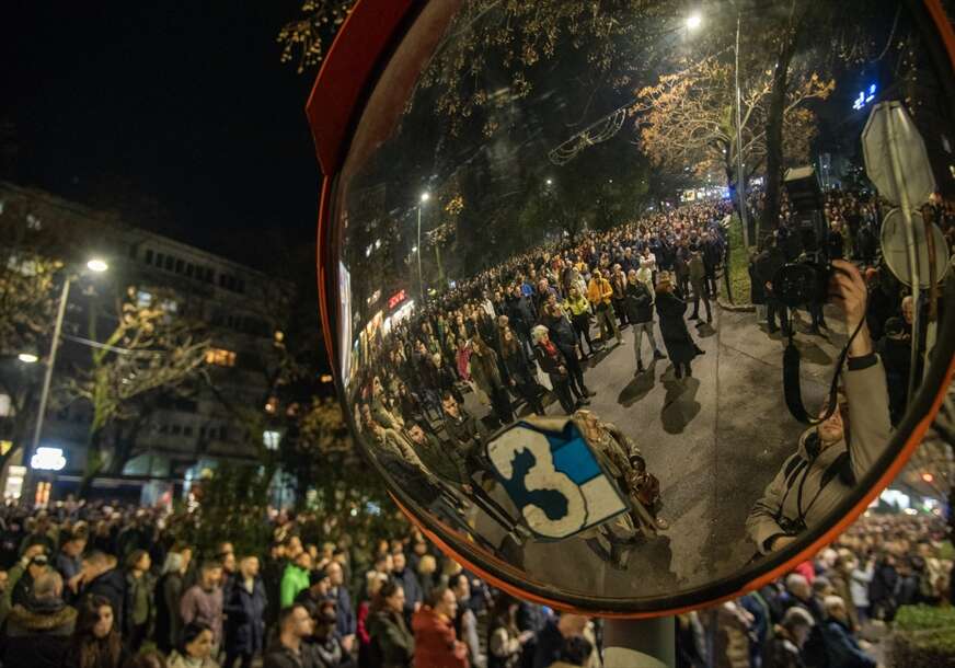 (FOTO) Studenti poslali poruku sa protesta u Podgorici: Ili ispunjene uslova do 1. februara ili GRAĐANSKA NEPOSLUŠNOST