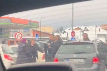 Situacija iznenada eskalirala: U Bihaću se POTUKLE 2 ŽENE, izazvale haos u saobraćaju