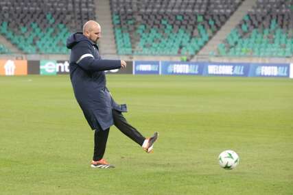 (VIDEO) "Veliki trener i još veći čovjek" FK Borac povukao dres u čast Mladena Žižovića